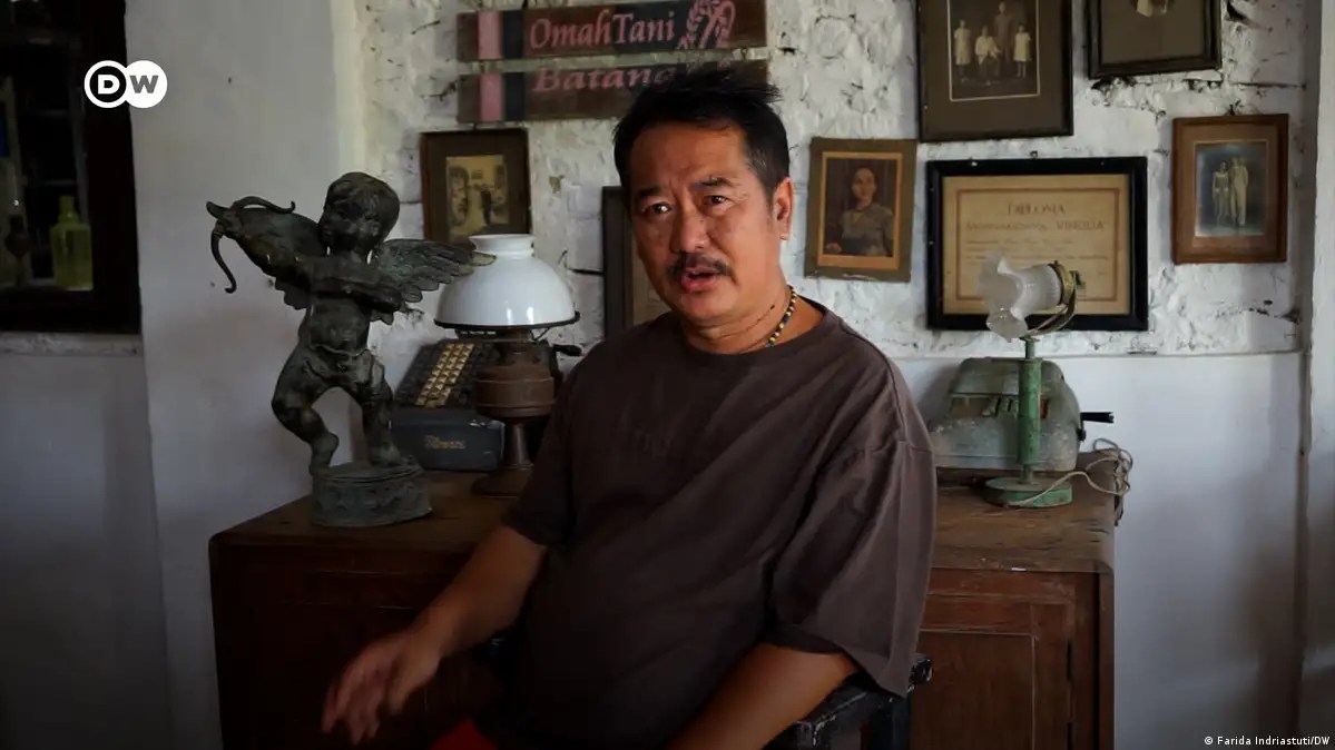 Indonesian gay Christian embraces Java Muslims – DW – 04172023