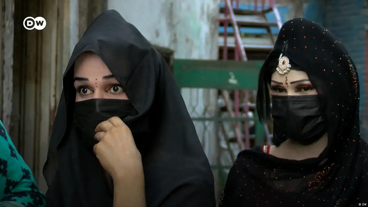 Pakistan: The plaza that 500 trans sex workers call home