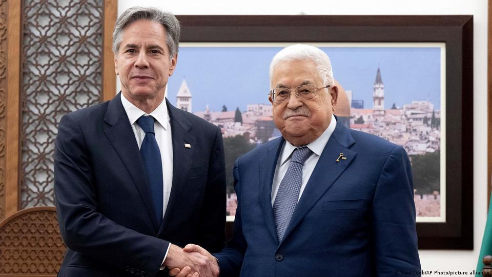El secretario de Estado Antony Blinken y el presidente de la ANP, Mahmud Abás, reunidos en Ramala, Cisjordania ocupada. (30.11.2023)