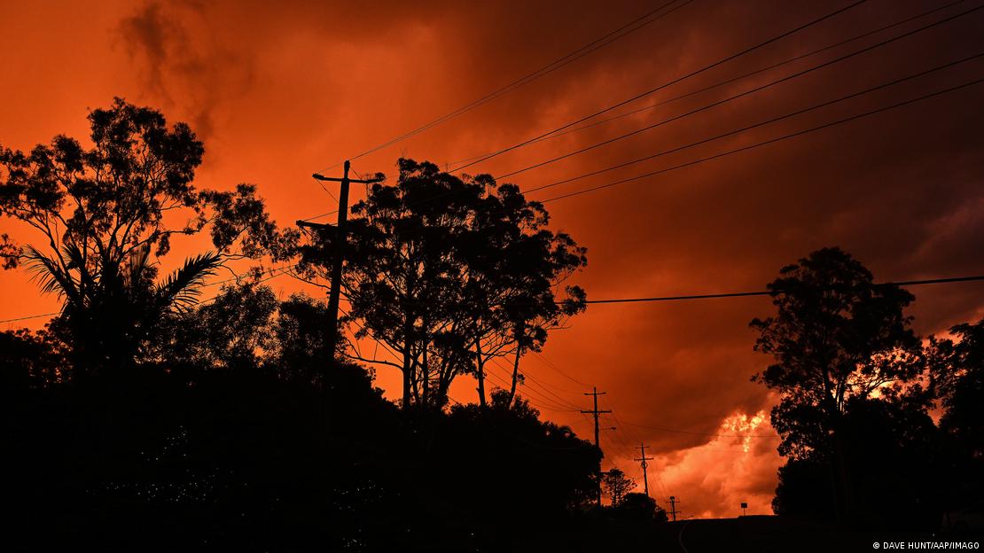 Un atardecer mientras una tormenta tropical atraviesa Reedy Creek, en Gold Coast, el pasado 26 de diciembre. 