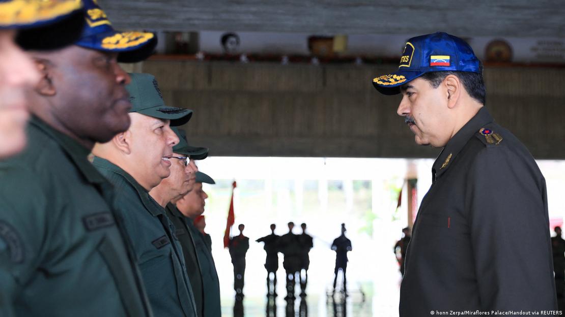 Washington considera que Maduro (derecha en la imagen) lidera el cartel de los Soles y ya le ha confiscado 700 millones de dólares en activos
