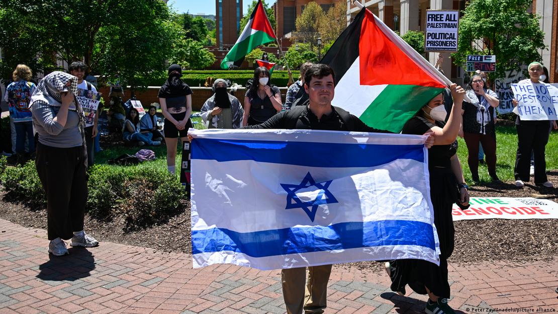 La Universidad de Carolina del Norte en Charlotte, también era escenario de una protesta.