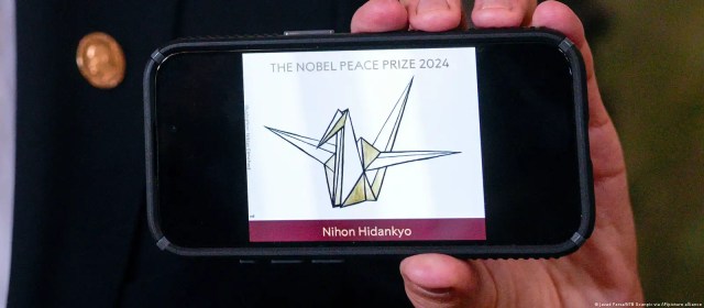 Nihon Hidankyo: Japan anti-nuke group wins Nobel Peace Prize – DW – 10/11/2024