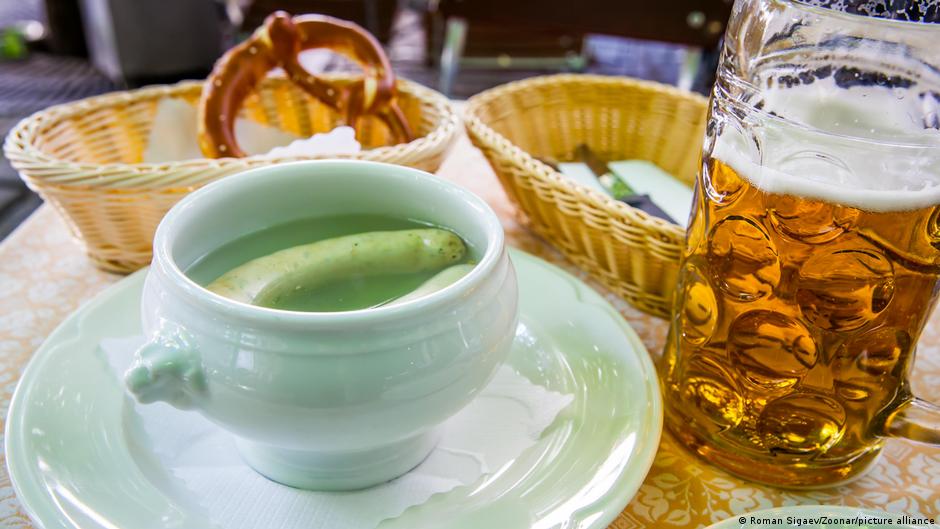 巴伐利亞白腸正確食用方式 食材文化深度解析與傳統習俗