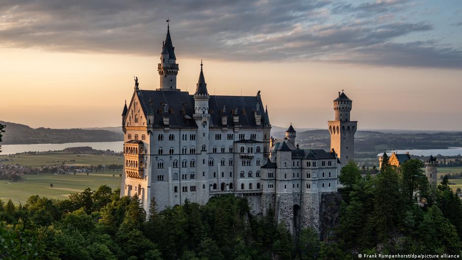 Neuschwanstein Killer Fights Extradition to US: Death Penalty Fears & Legal Battle (2026)
