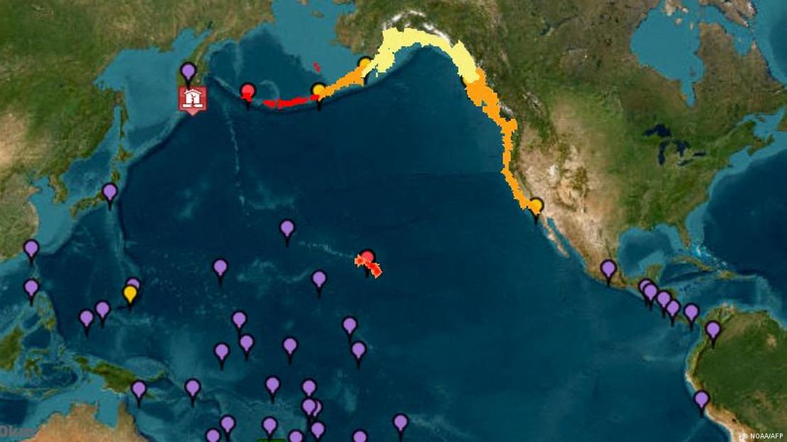 Mapa con alertas de tsunami en el Pacífico tras un fuerte terremoto en la costa este de Rusia.