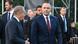 Ambos vestidos con trajes oscuros: Karol Nawroki, presidente de Polonia, en imagen de archivo, junto al primer ministro, Donald Tusk.