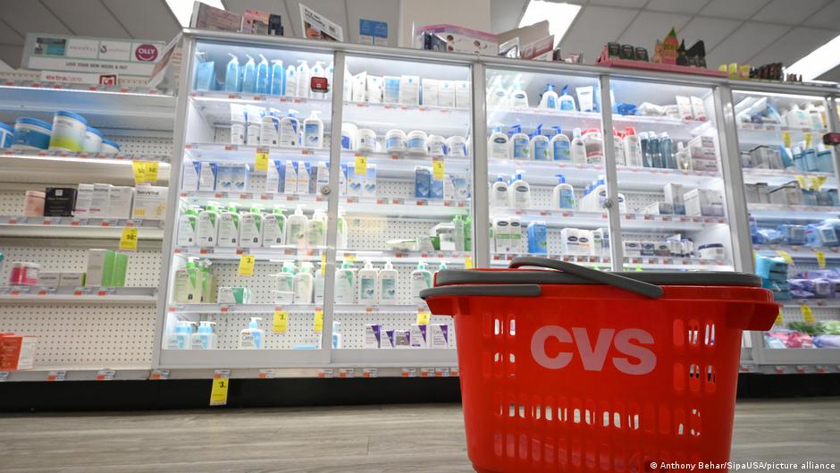Trump Tariffs: Discover Who’s Most Affected by New U.S. Pharma Duties – Insights from DW (09/27/2025)