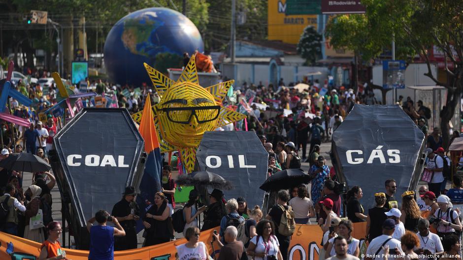 Join the Fight: Mass Protest by Environmental Activists at COP30 in Belém – DW Coverage, 11/15/2025
