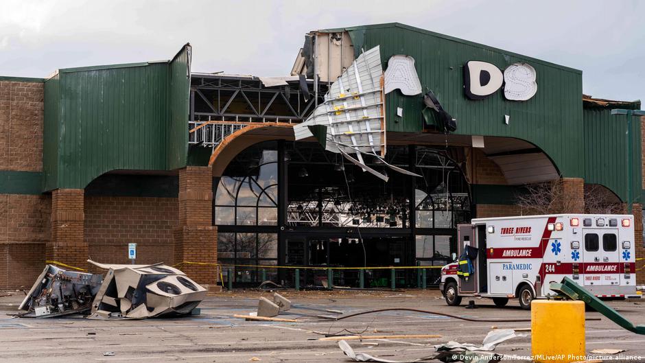 Deadly Tornadoes Rip Through Michigan and Oklahoma: A Devastating Weekend (2026)