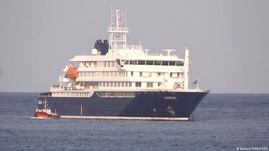 Hantavirus Outbreak: Air Ambulance Lands in Amsterdam | MV Hondius Cruise Ship (2026)