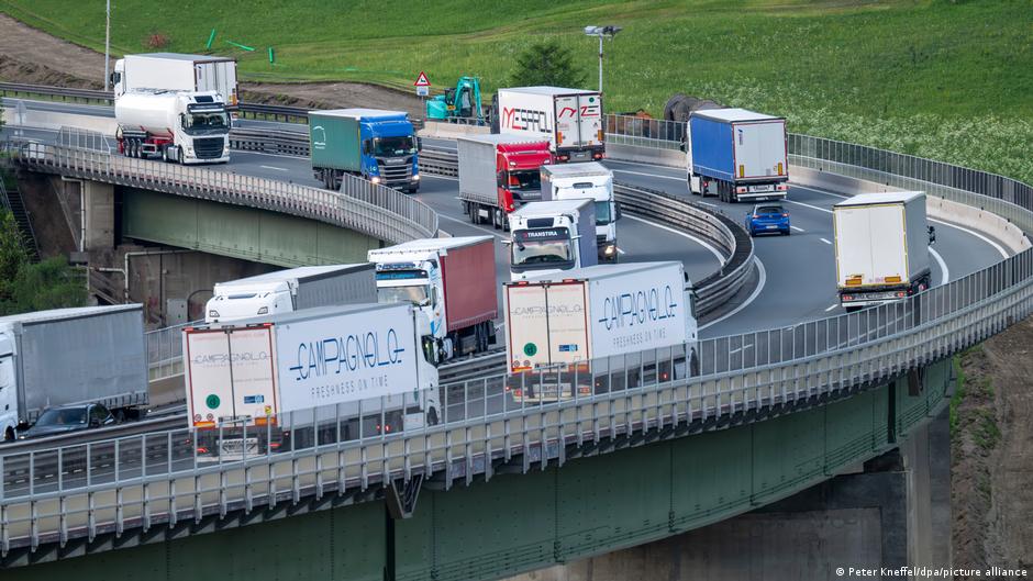 Brenner Pass Blocked: Chaos in Germany, Austria, and Italy | DW News (2026)