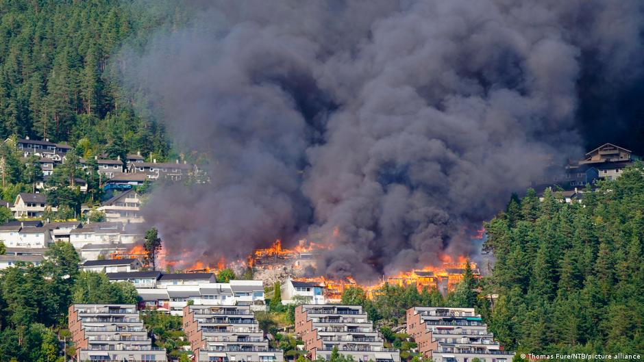 Norway's Devastating Fire: 100 Homes Lost, Evacuations Ordered (2026)