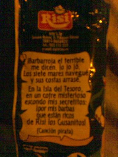 Parte trasera de una bolsa de gusanitos