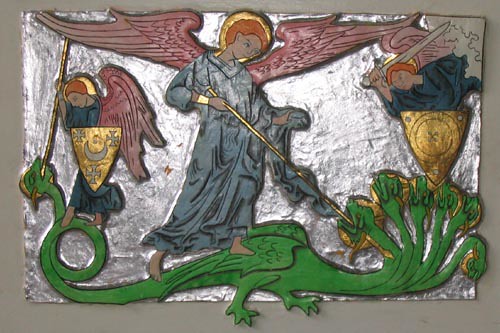 Saint Michel terrassant le dragon (bas-relief dorure argenture) | Mitch