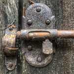 Decaying and badly aligned