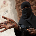 Saudi Arabia - Jeddah somali girl with henna on hands
