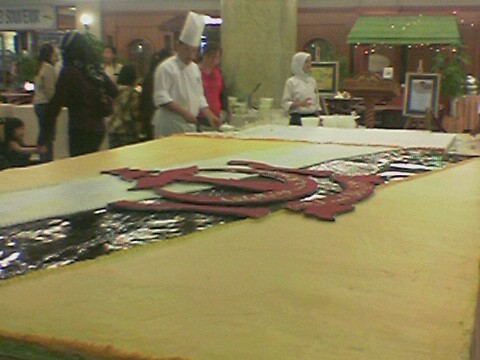 Biggest cake in Brunei!