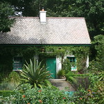 133 30-07-10 COTTAGE IN GARDEN GLENVEAGH