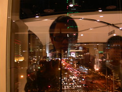 平安夜@誠品信義旗艦店的電梯前