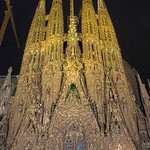La Sagrada Familia at night