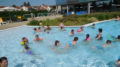 Piscine Saint Priest En 2020 France Piscine Piscine Piscine Municipale