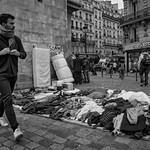 Au pied de l'arc de triomphe...