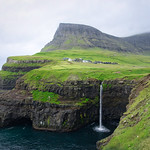 G&aacute;sadalur, M&uacute;lafossur and a shy puffin