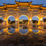 Pleasure in the rain雨中作樂