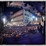 Pochi intimi a Perugia per @realdjralf...