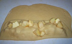 folding in apples