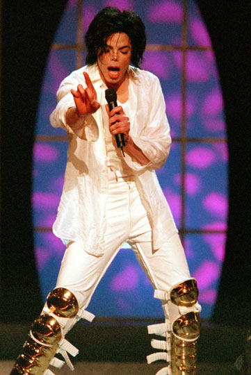 Michael jackson live at madison square garden 2001 30th anniversary 1080p. Michael Jackson Escaped 9 11 On Road Trip With Elizabeth Taylor And Marlon Brando Gigwise