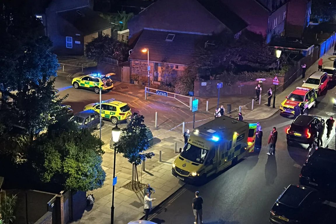 Teenager cries out in pain during double shooting in Ladbroke Grove