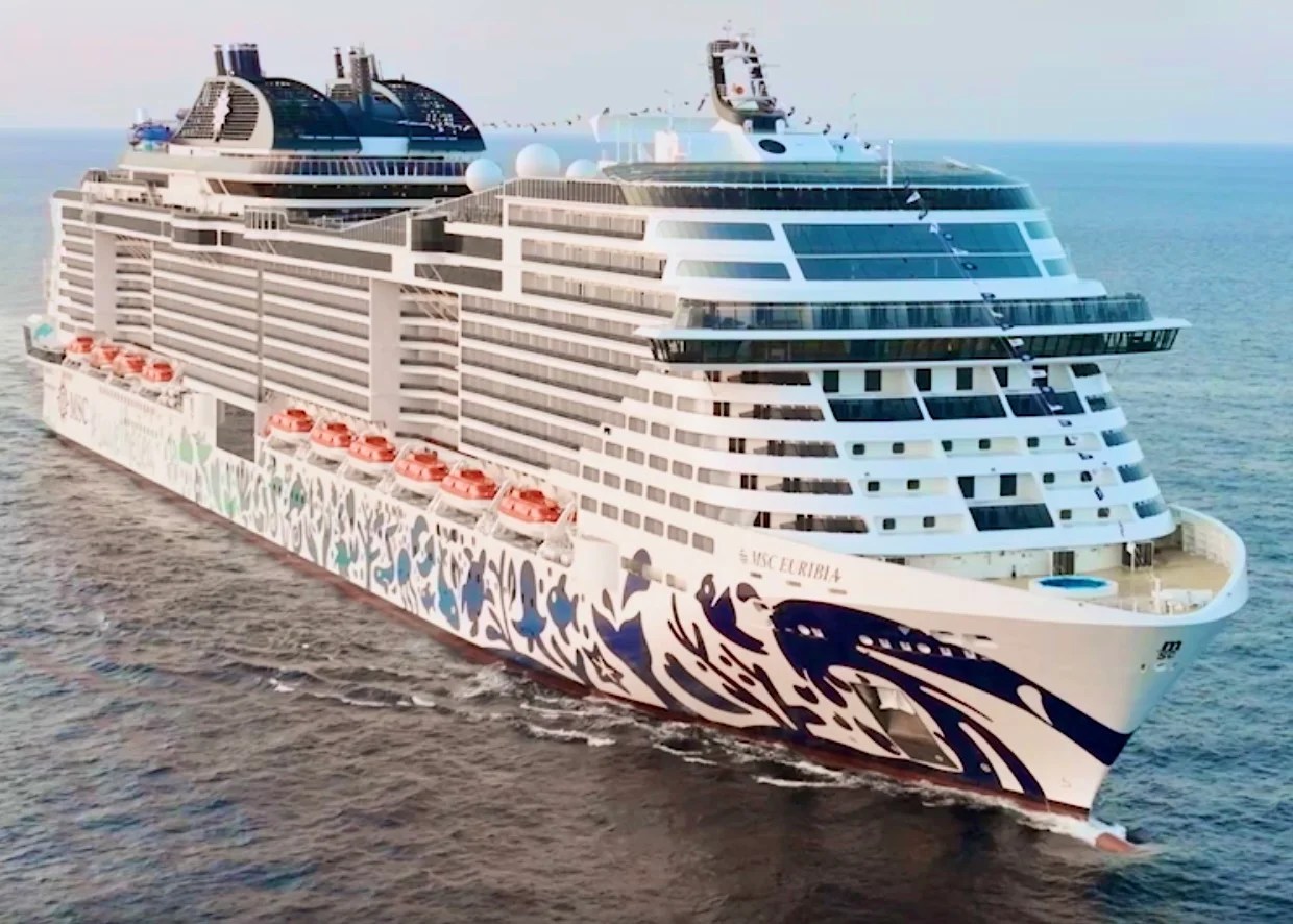Cruise Ships Resume Voyages: Escaping the Strait of Hormuz (2026)