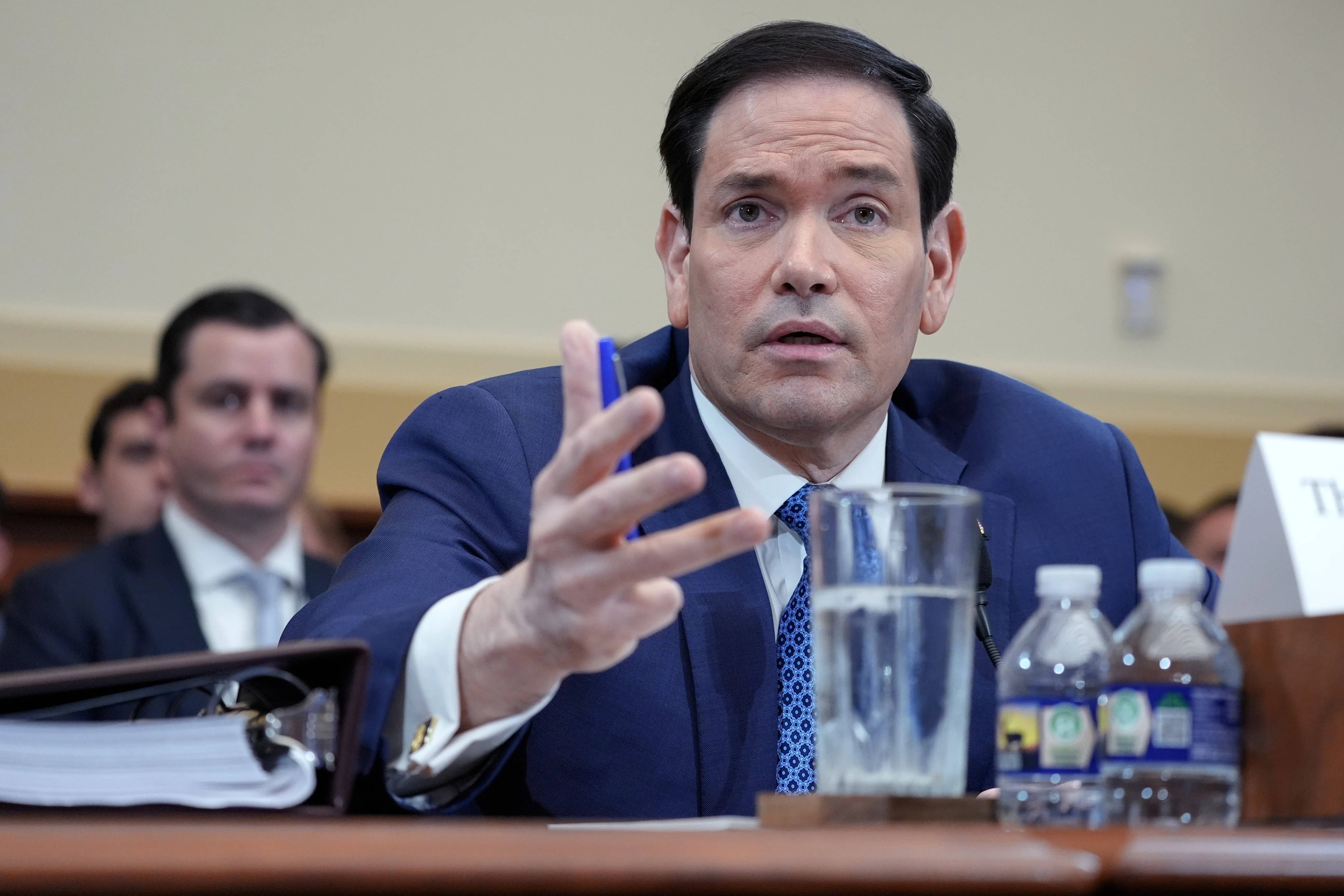 Trump administration to sell faster visa interviews for 0 in new pilot program