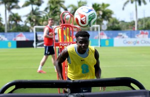England taking caution to ‘build up’ Bukayo Saka as Arsenal players join squad in Florida