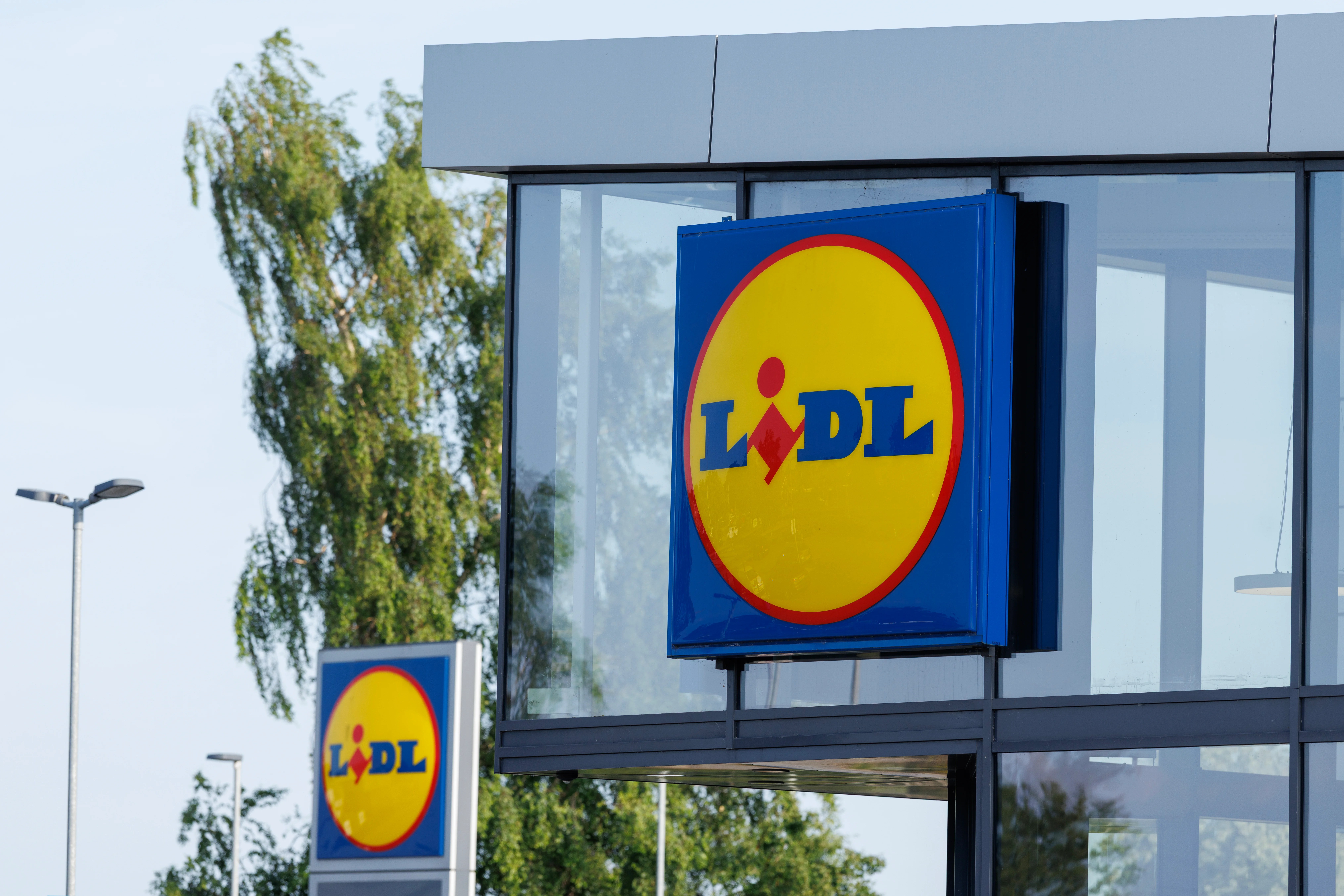 Lidl's Innovative Move: A Pub with a Twist in Belfast (2026)