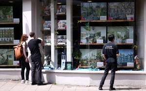 UK house sales fall as high mortgage rates dampen housing market
