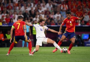 How France and Spain’s World Cup clash of contrasts could decide football’s tactical future