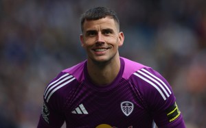 Man United sign back-up goalkeeper from Premier League rivals