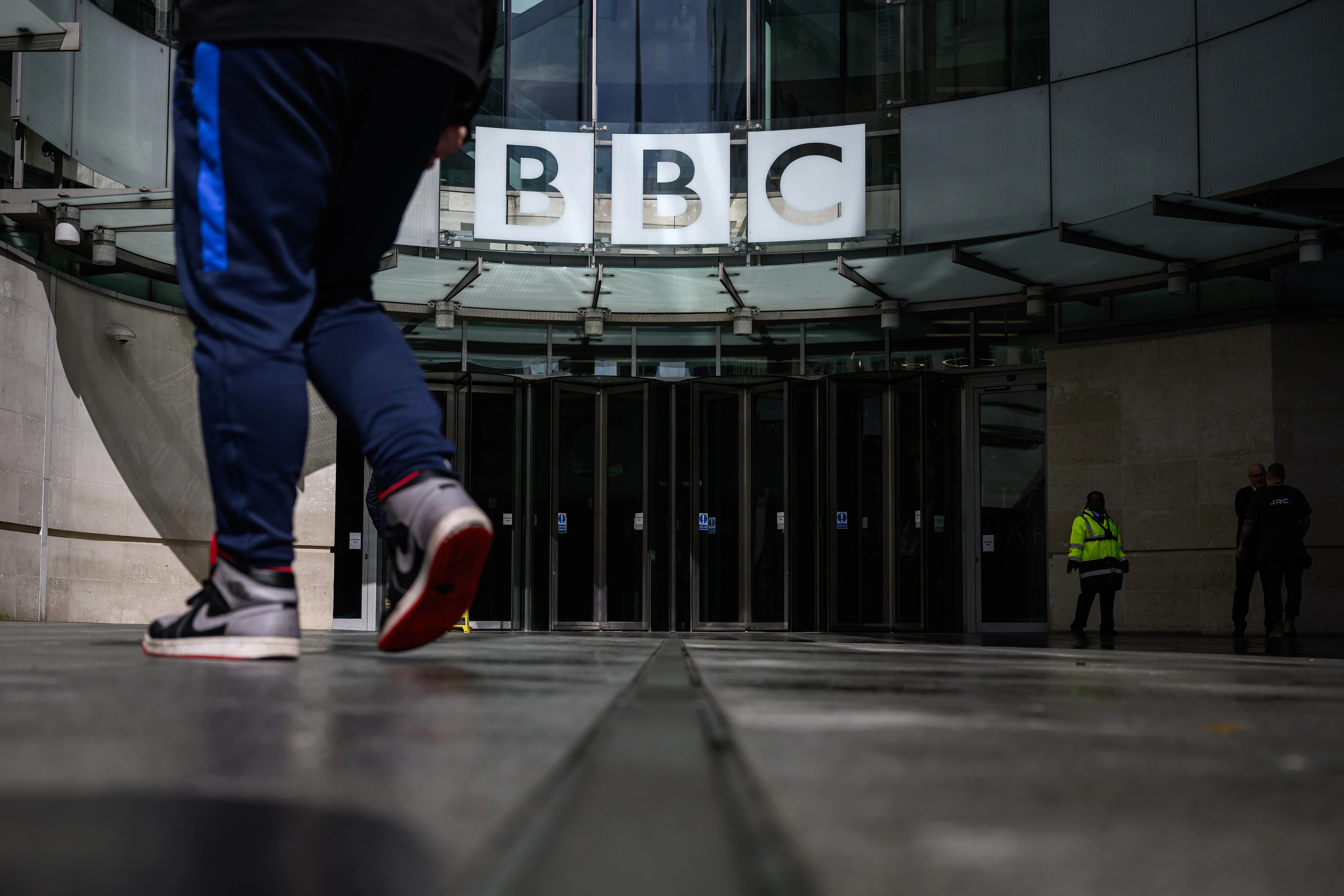 Netflix vs BBC: Who's Winning the Streaming War? YouTube's Rise Revealed! (2026)