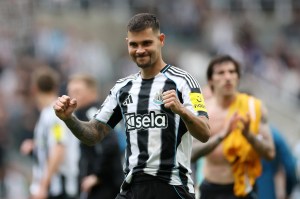 Transfer news LIVE: Arsenal step up Guimaraes pursuit, Man Utd weigh up Kone bid, Liverpool join Torres race