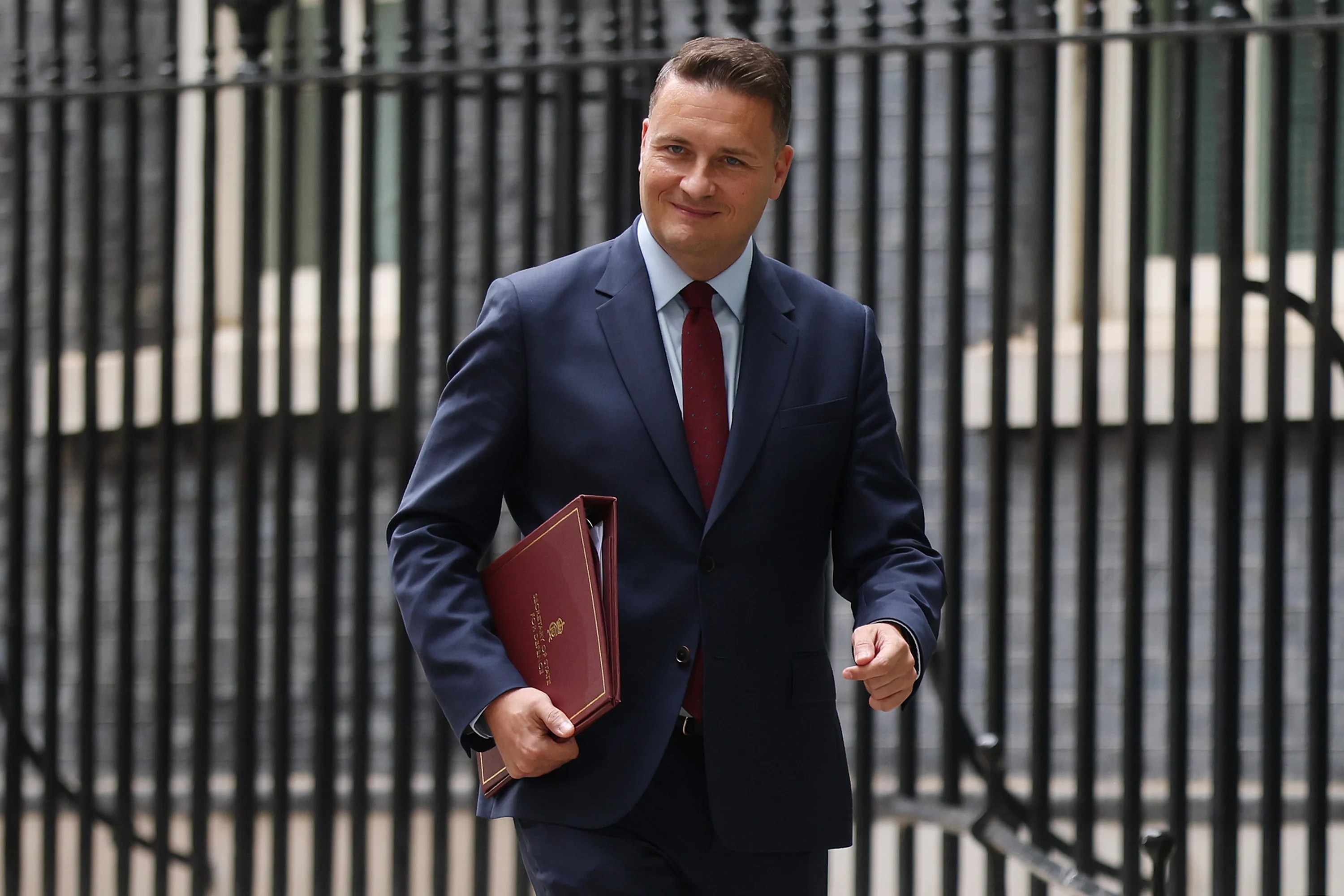 Wes Streeting's Apology: A Micropohone Mishap (2026)