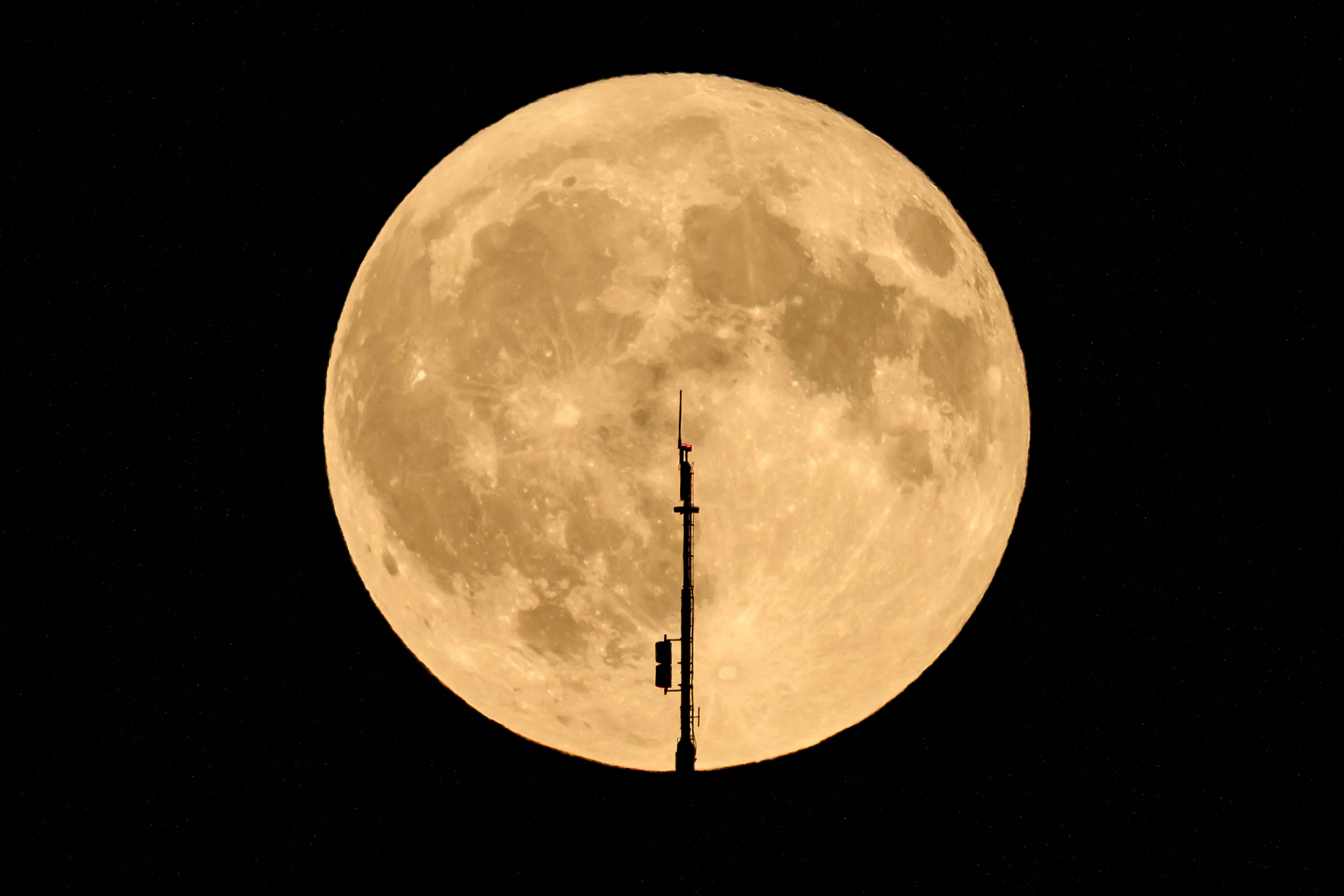 SpaceX Rocket Crash: A Shocking Impact on the Moon's Surface (2026)