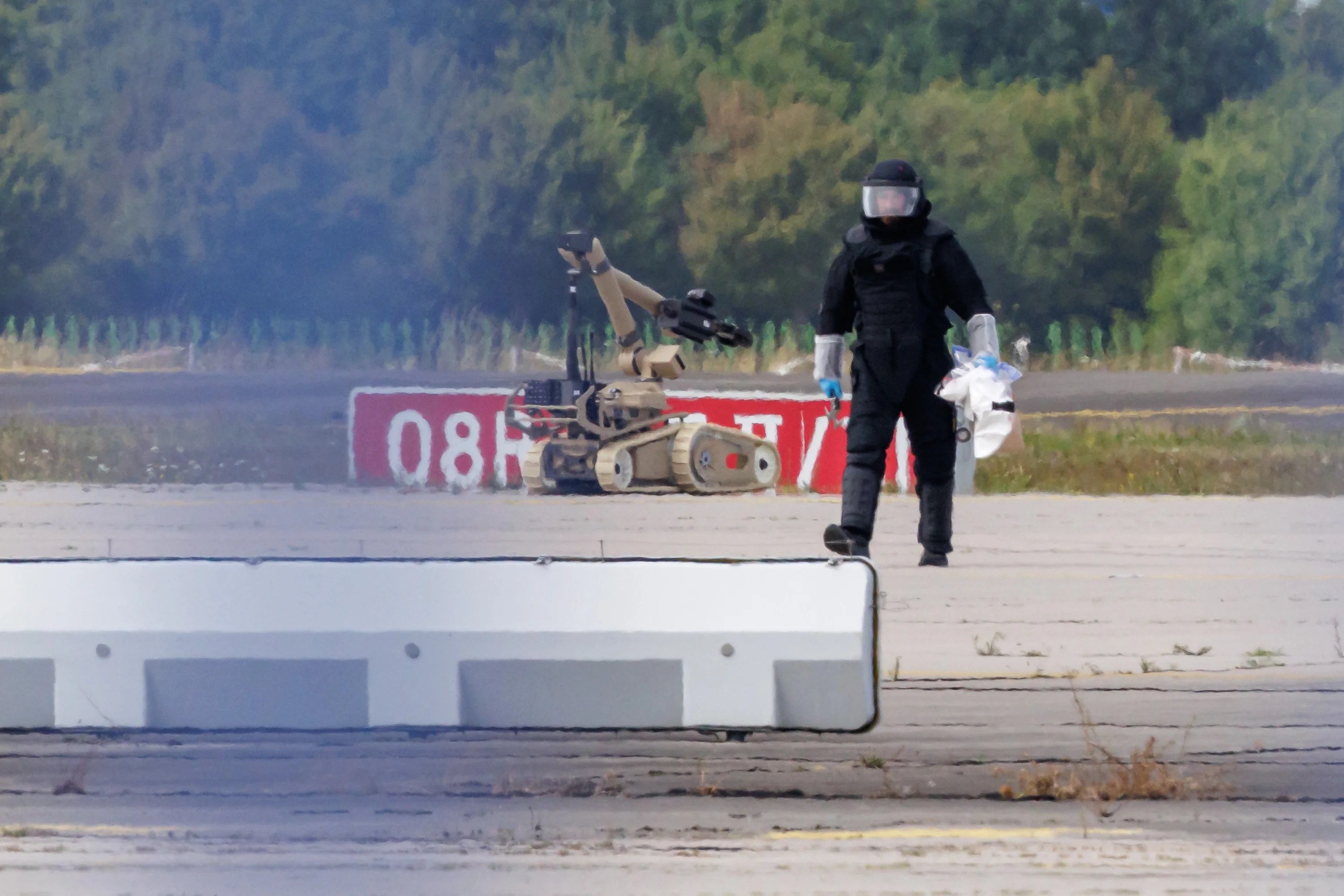 Explosive Drone Threat at German Airport: Ukraine-Russia Conflict Escalates (2026)