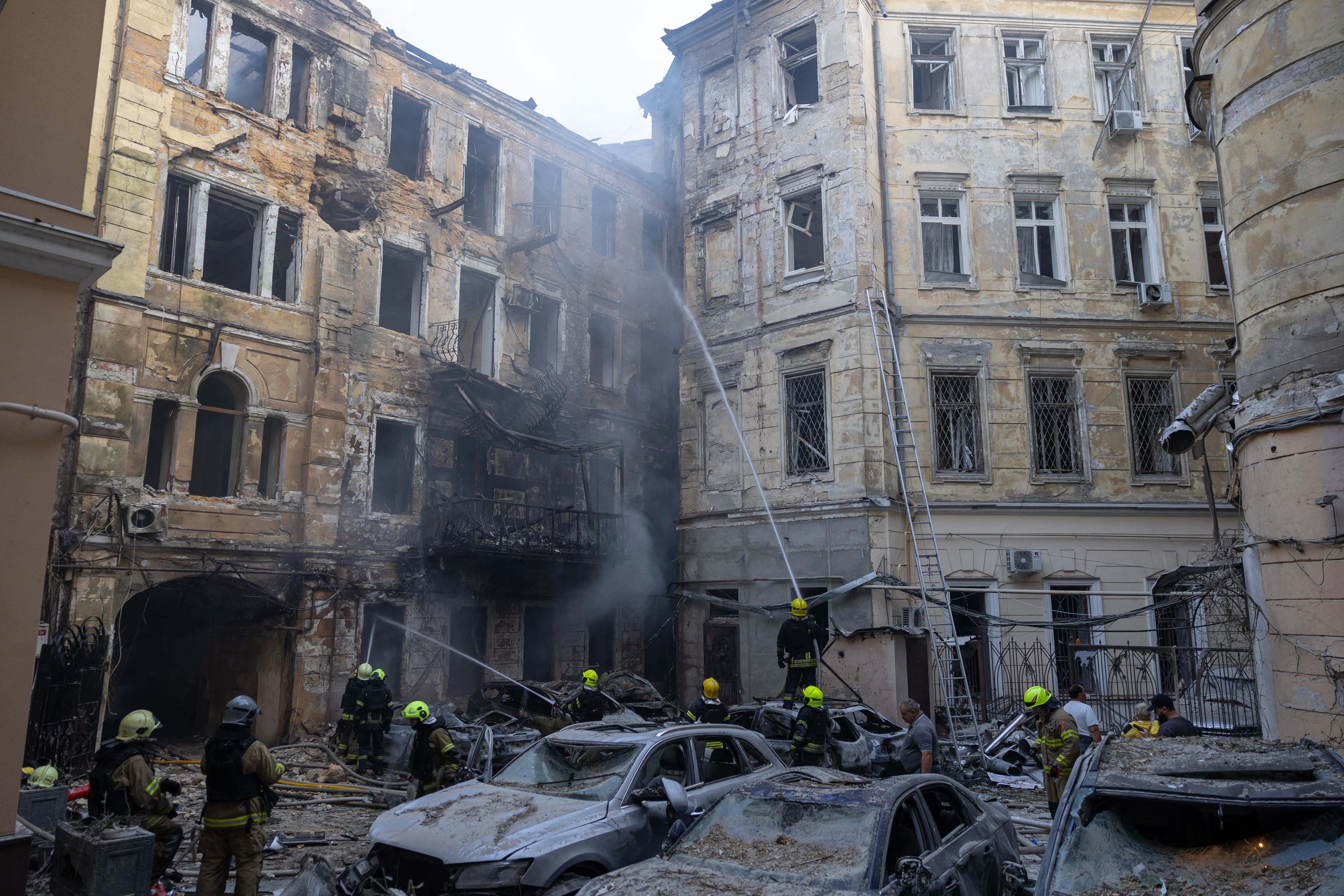 Ukraine-Russia War: WHO Warehouse Destroyed, Zelensky Warns of 50K North Korean Troops (2026)
