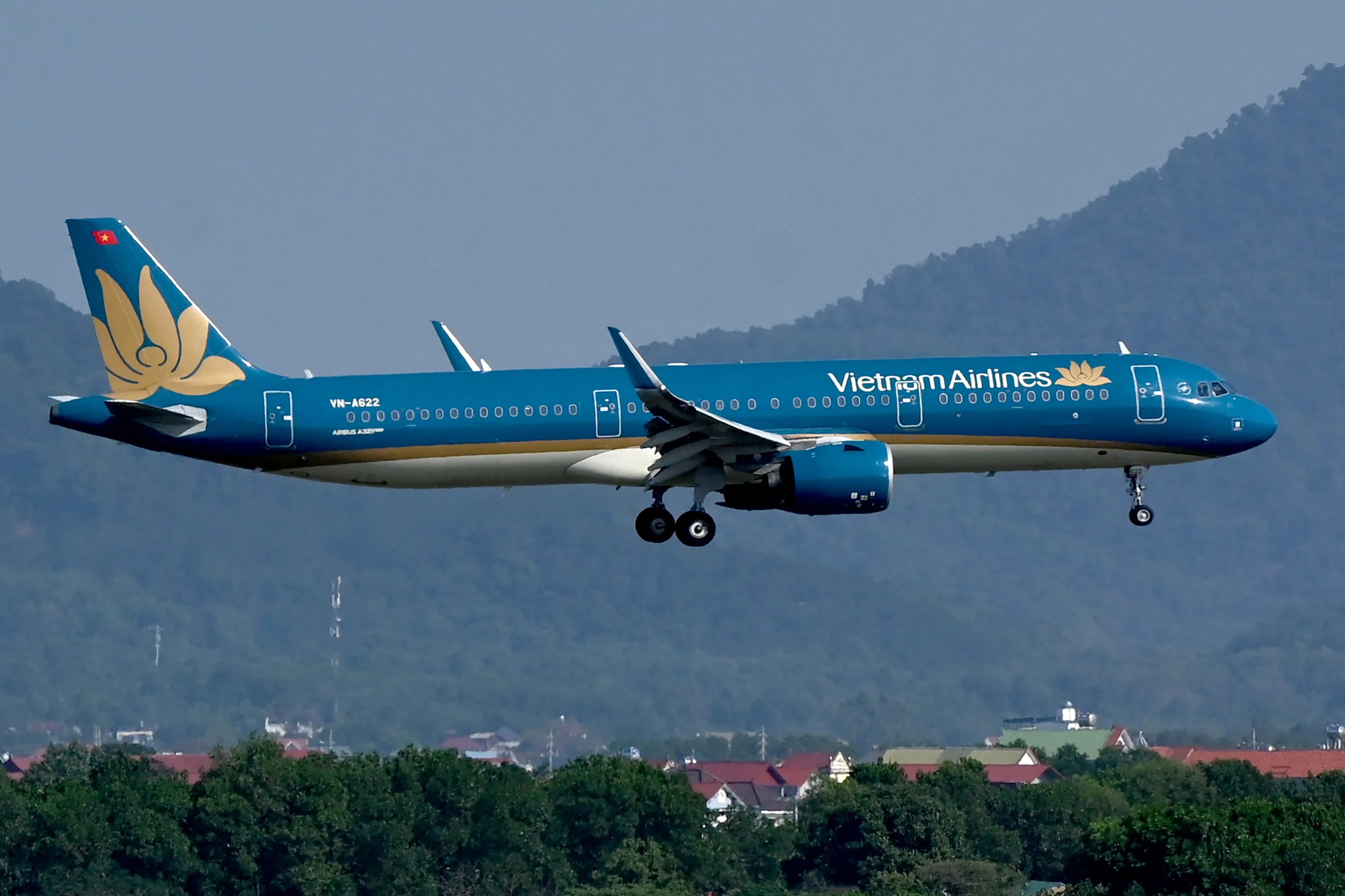 Vietnam Airlines Emergency: Flight Returns to Munich After Take-Off Incident (2026)