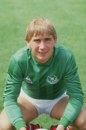 Alan Knight: Portsmouth pay tribute after ‘The Legend’ dies aged 65