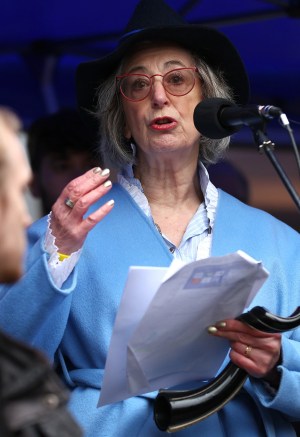 maureen lipman slams cowardly co star after former bbc actor quits west end show over israel stance