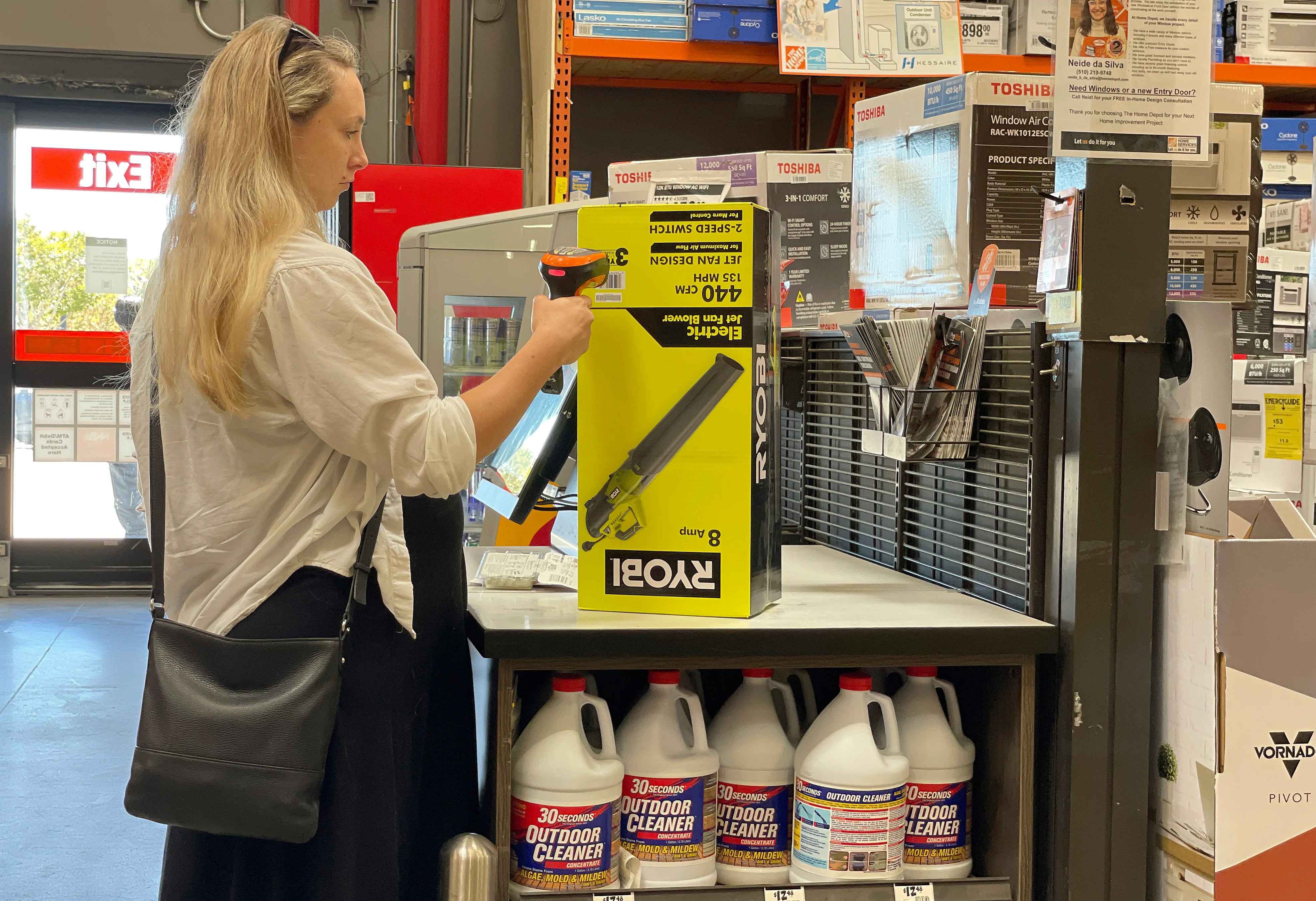 Stores are reversing course on self-checkout. The internet reveals clues as to why
